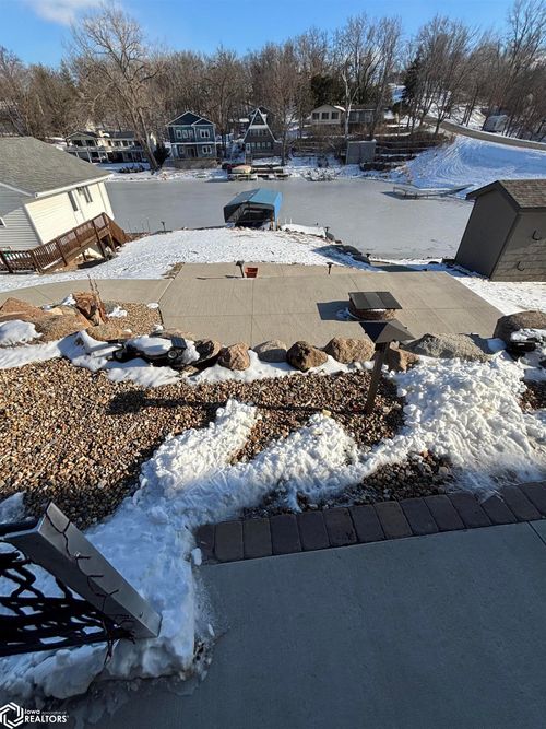 4223 W Lakeshore Dr, Brooklyn, IA, 52211-9406 | Card Image