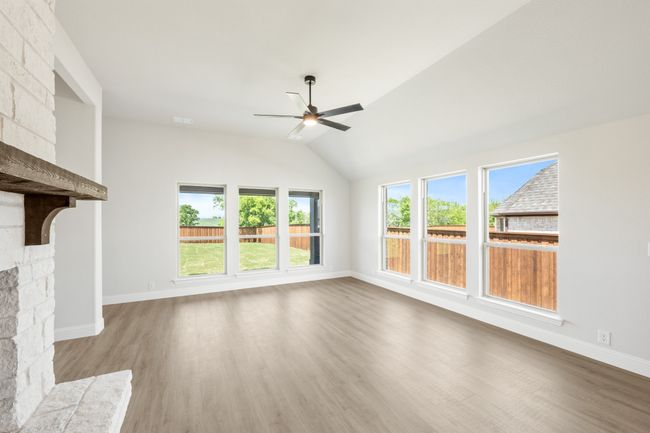 11916 Serval St, House other with 4 bedrooms, 3 bathrooms and null parking in Godley TX | Image 8