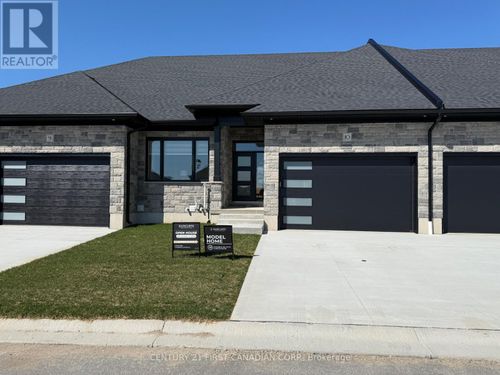 10-32 Postma Cres, Ailsa Craig, ON, N0M1A0 | Card Image