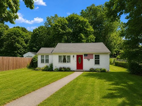 7 Arthur St, Seekonk, MA, 02771-5224 | Card Image