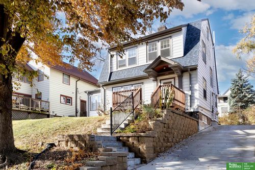 1050 S 35th Ave, Omaha, NE, 68105-1904 | Card Image