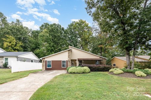 7626 Eastbourne Rd, Charlotte, NC, 28227-3005 | Card Image