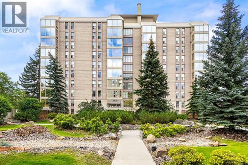 4555 Varsity Lane Nw, Calgary, AB, T3A2V6 | Card Image