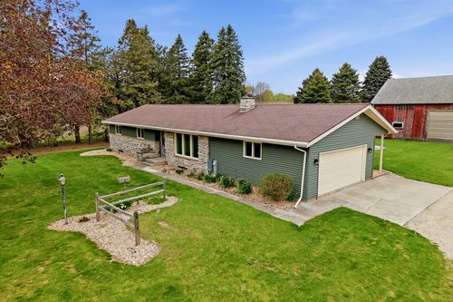 W2276 Ourtown Rd, Sheboygan Falls, WI, 53085-2742 | Card Image