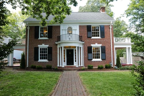 645 Cherry Ave, WAYNESBORO, VA, 22980-4405 | Card Image