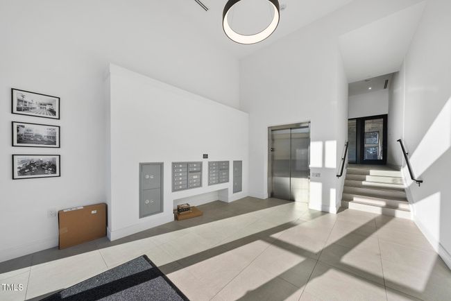 Lobby | Image 23