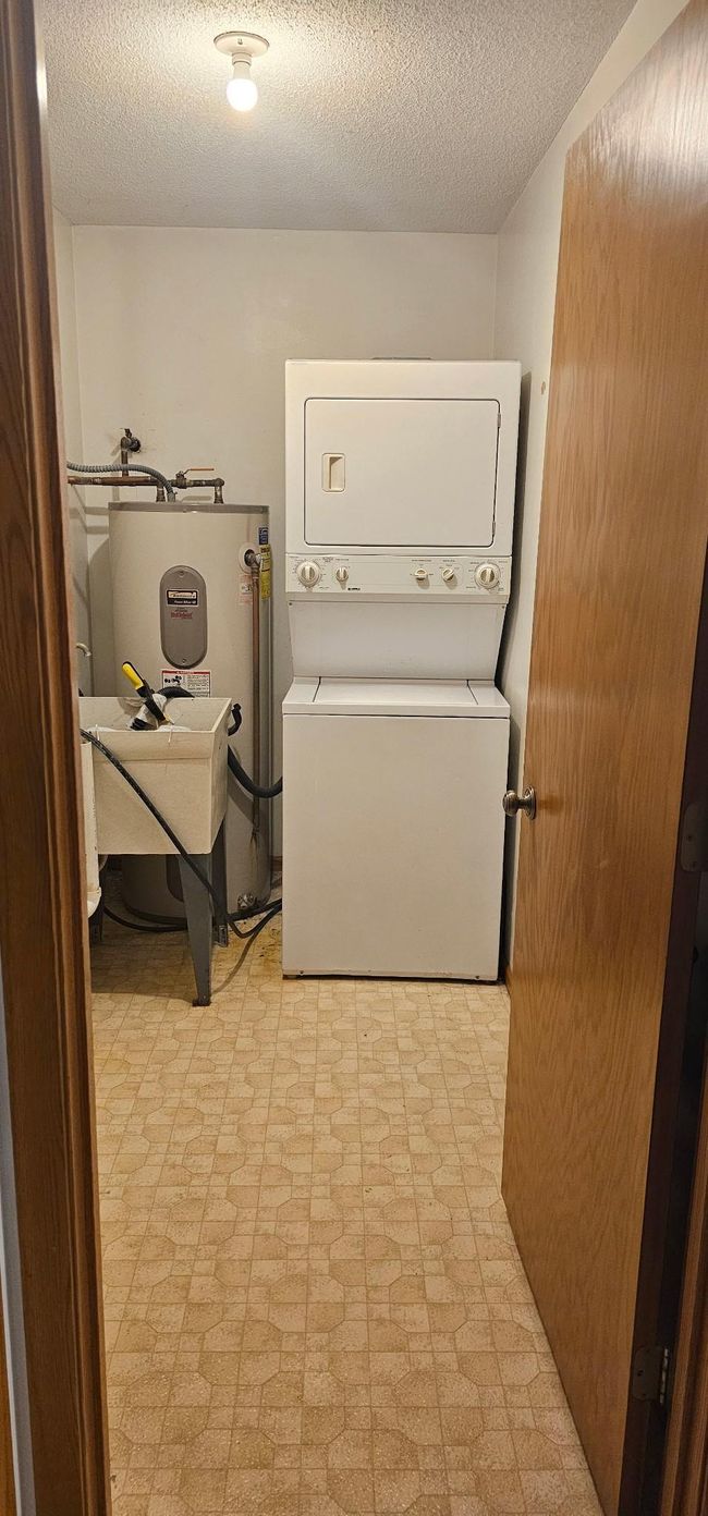 laundry.jpg | Image 14