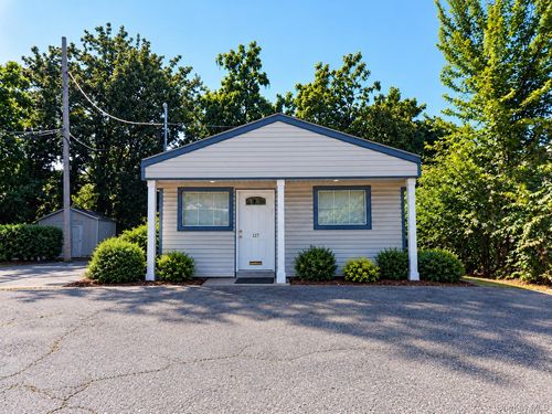 b-119 S Main St, Spring Valley, NY, 10977-5617 | Card Image