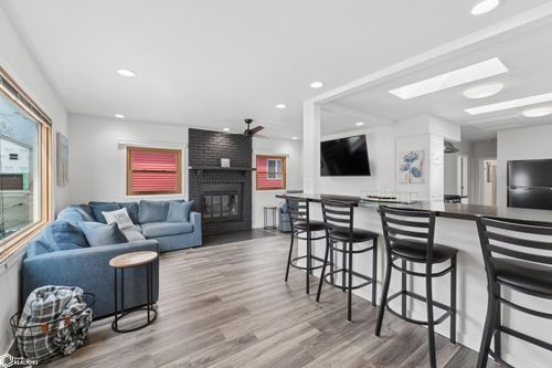 104 14th Pl S, Clear Lake, IA, 50428-2747 | Card Image