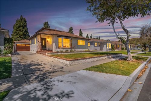 5635 Dunrobin Ave, Lakewood, CA, 90713-1404 | Card Image