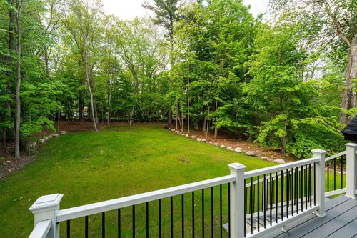 9 Trues Pkwy, Sandown, NH, 03873-2713 | Card Image