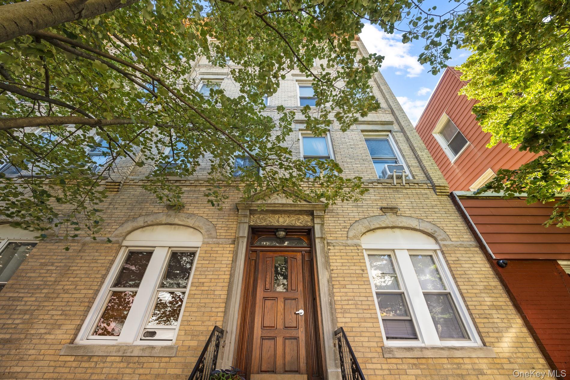 59 Newell St, Brooklyn, NY 11222-4063