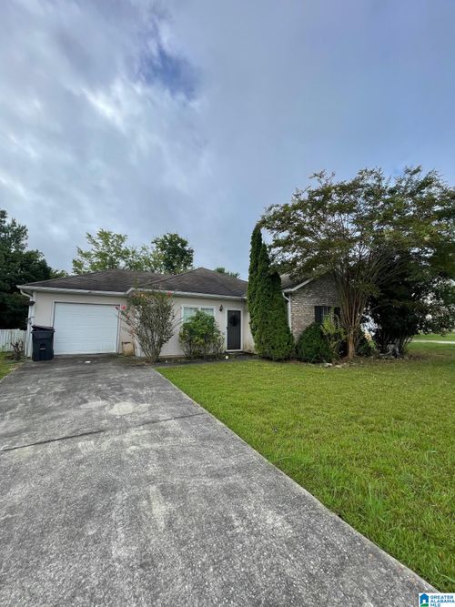 401 Meriweather Ln, CALERA, AL, 35040-6230 | Card Image