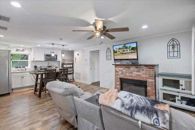 8331 Se 70th Ave, House other with 3 bedrooms, 2 bathrooms and null parking in TRENTON FL | Image 5