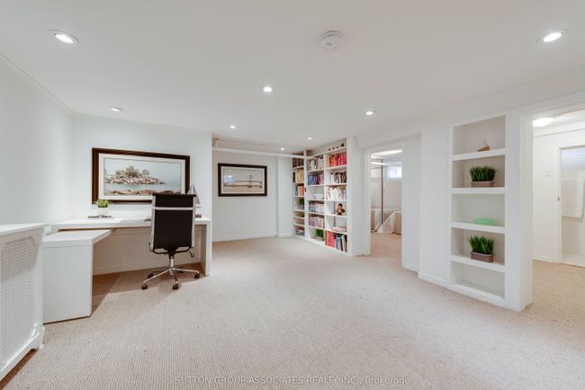 542 Atlas Ave, House other with 3 bedrooms, 2 bathrooms and 2 parking in York ON | Image 24