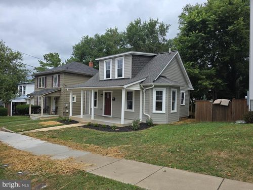 20 E Hart St, WINCHESTER, VA, 22601-4563 | Card Image