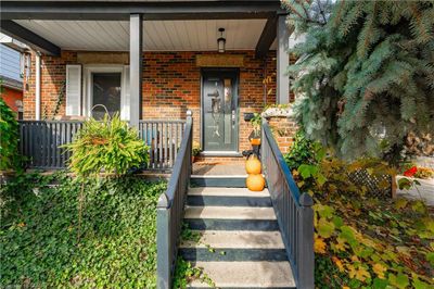 39 Raglan St, House other with 3 bedrooms, 2 bathrooms and 2 parking in Guelph ON | Image 3