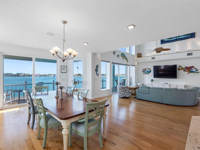11000 8 Th St E, House other with 4 bedrooms, 5 bathrooms and null parking in Treasure Island FL | Image 14
