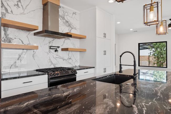 1 - 7008 Meador Ave, Condo with 4 bedrooms, 3 bathrooms and null parking in Austin TX | Image 9
