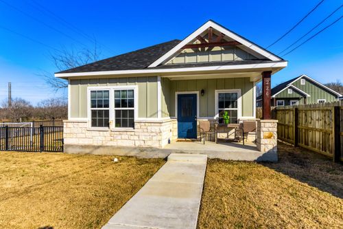 226 Spruce Ave, Luling, TX, 78648-2028 | Card Image