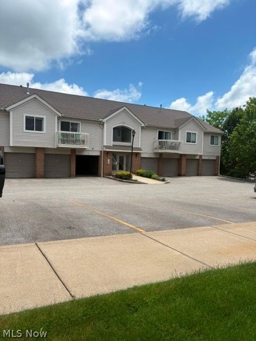 h-1432 Buckingham Gate Blvd, Cuyahoga Falls, OH, 44221-5519 | Card Image