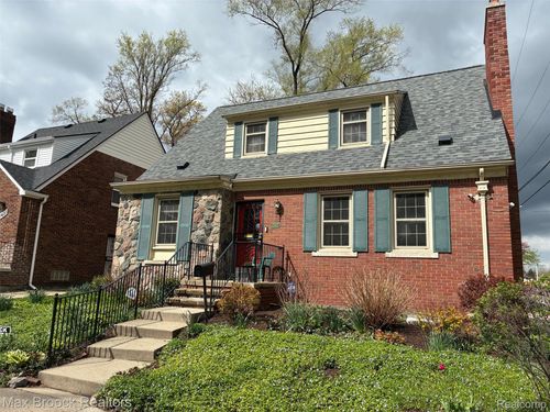 17427 Quincy St, Detroit, MI, 48221-2748 | Card Image