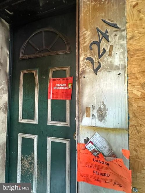 2241 16th St Ne, WASHINGTON, DC, 20018-1206 | Card Image