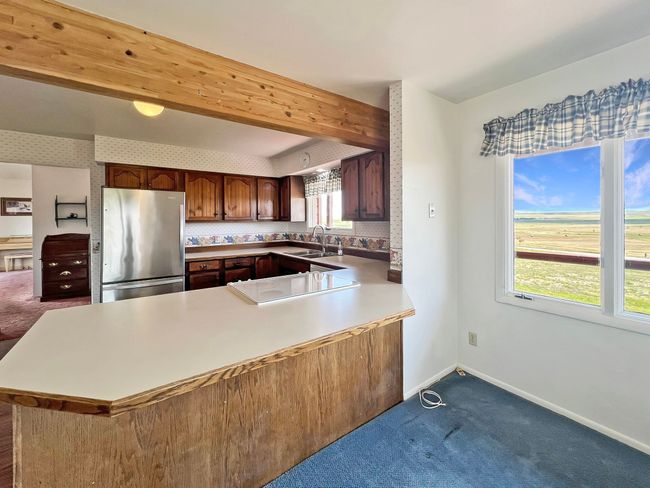Den / Informal Dining | Image 10