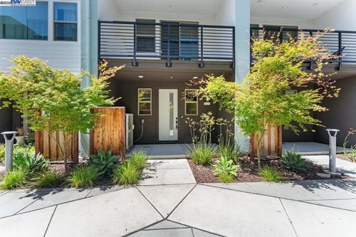 5753 Vibrant Loop, San Jose, CA, 95119-1765 | Card Image