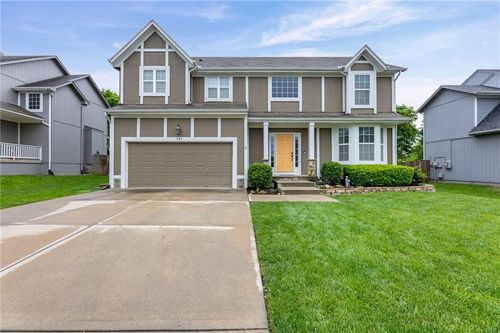 645 E Mockingbird St, Gardner, KS, 66030-1839 | Card Image