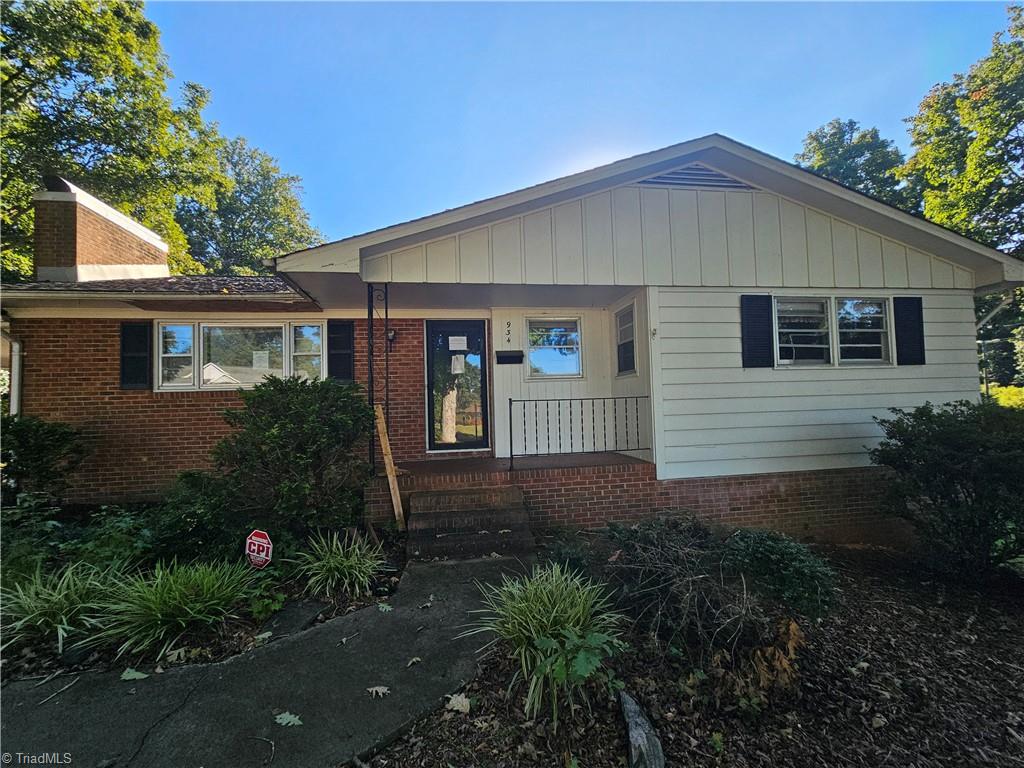 Carter St, Eden, NC 27288