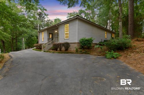 100 Worchester Dr, Daphne, AL, 36526-8012 | Card Image