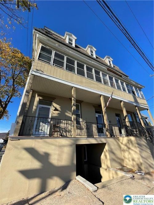 apt-402-103 Main St, WALNUTPORT, PA, 18088-1601 | Card Image