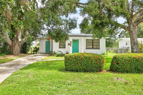 911 13th St E, Bradenton, FL, 34208-2743 | Card Image