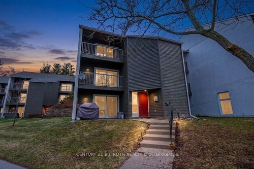 219-1102 Horseshoe Valley Road, Oro Medonte, ON, L4M4Y8 | Card Image