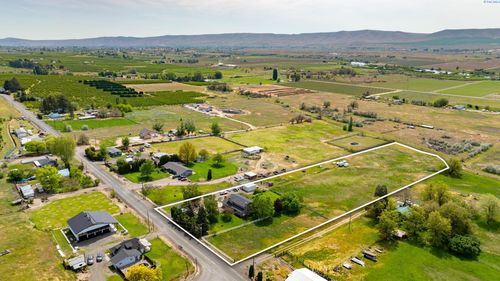 400 Charvet Rd, Grandview, WA, 98930-9296 | Card Image