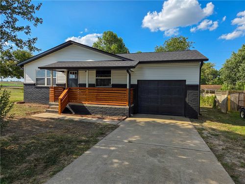 412 W Swallow Cir, Fayetteville, AR, 72704-5327 | Card Image