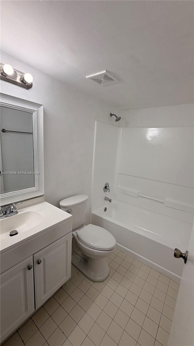Residential Lease in Hialeah 5
