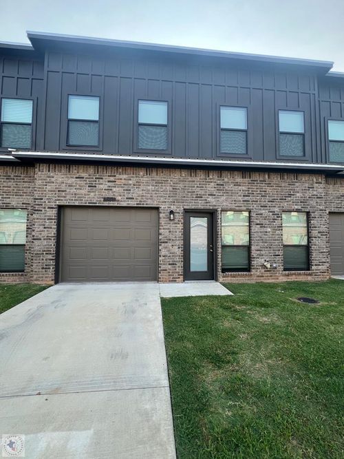 3449 Brooke Pl, Texarkana, TX, 75503-1168 | Card Image