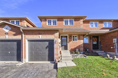 33 Goodwin Dr, House attached with 2 bedrooms, 2 bathrooms and 3 parking in Barrie ON | Image 1