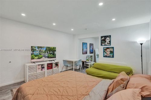 104-911 Meridian Ave, Miami Beach, FL, 33139-8489 | Card Image