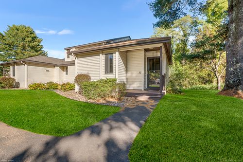 15-15 Simsbury Lndg, Simsbury, CT, 06070-1434 | Card Image