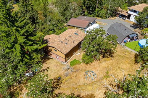 2673 Florence Lake Rd, Victoria, BC, V9B4H5 | Card Image