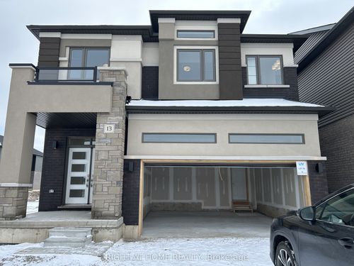 13 Norman St, Brantford, ON, N3R2X9 | Card Image