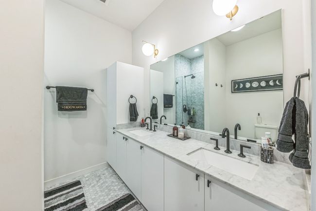 APT-609 - 800 Embassy Dr, Condo with 2 bedrooms, 3 bathrooms and 2 parking in Austin TX | Image 19