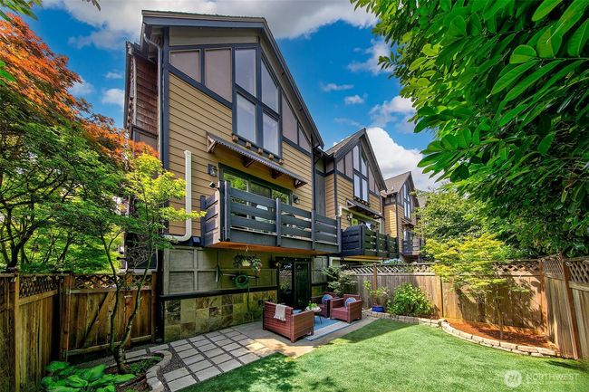 4314 Linden Ave N, Townhouse with 3 bedrooms, 4 bathrooms and 1 parking in Seattle WA | Image 4