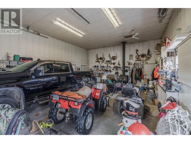 8562 Skyline Dr, House other with 5 bedrooms, 3 bathrooms and null parking in 70 Mile House BC | Image 11