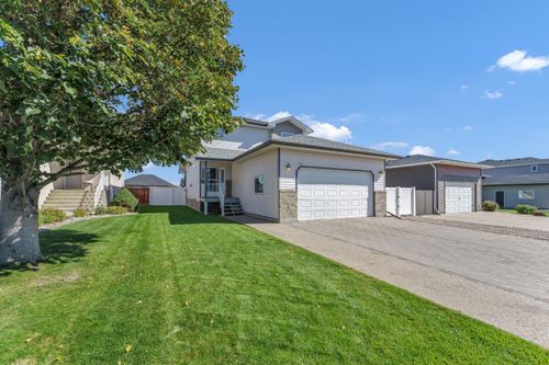 2459 7 Ave Ne, Medicine Hat, AB, T1C1Y5 | Card Image