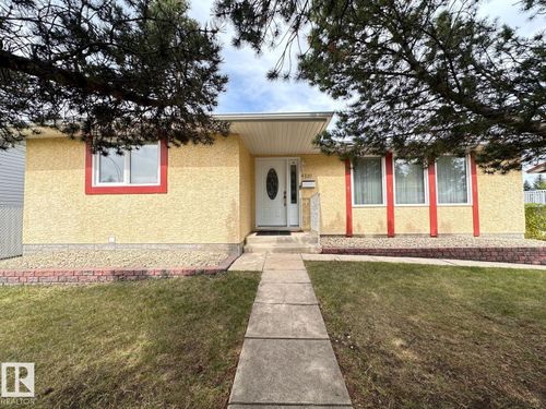 4120 135 Ave Nw, Edmonton, AB, T5A2N7 | Card Image