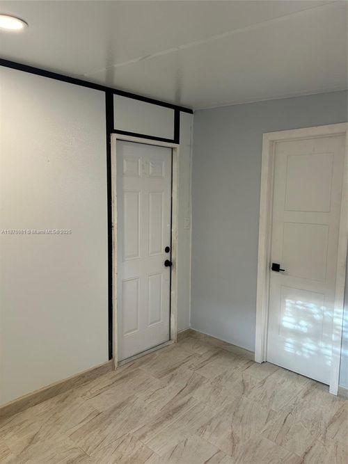 cottage-3800 Nw 197th St, Miami Gardens, FL, 33055-1944 | Card Image